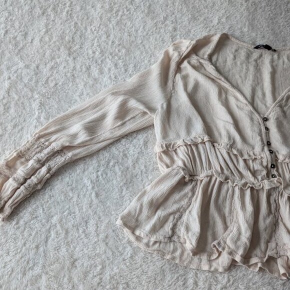 American Eagle Cream Blouse - Picture 3 of 4